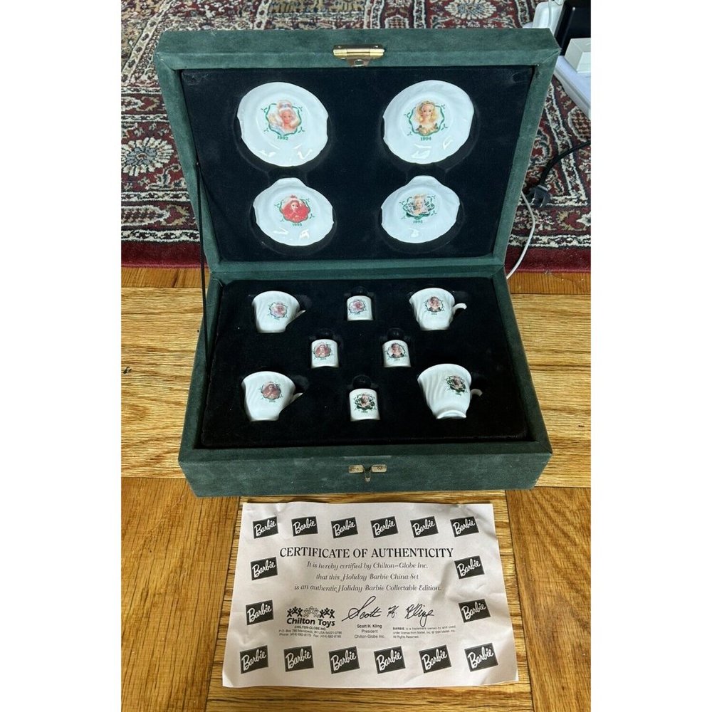 Chilton-Globe Holiday Barbie China Tea Set 1992-1995